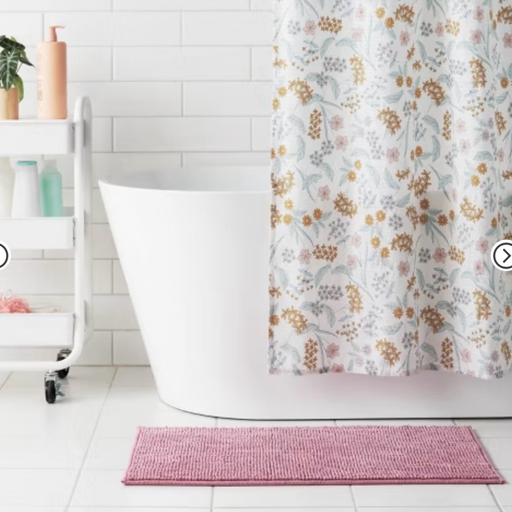 2 Blush Chenille Bath Mats, Room Essentials 2-pack of pink bath rugs NWT 20x32
